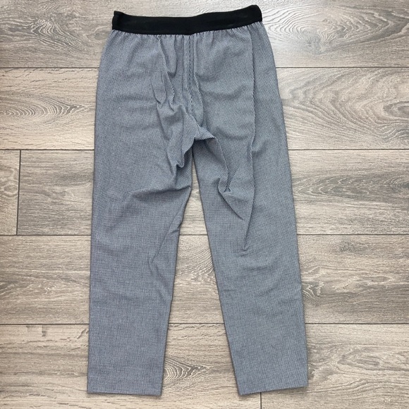 Aritzia dress pants with elastic waist, size 0 - Picture 3 of 4